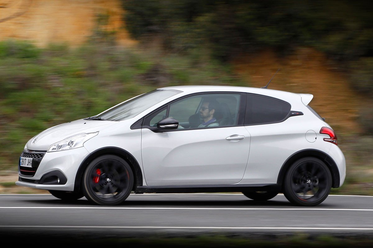 Prueba: Peugeot 208 GTI by Peugeot Sport