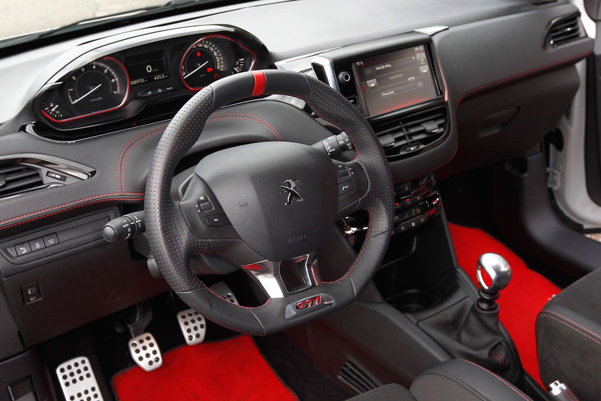 Prueba: Peugeot 208 GTI by Peugeot Sport