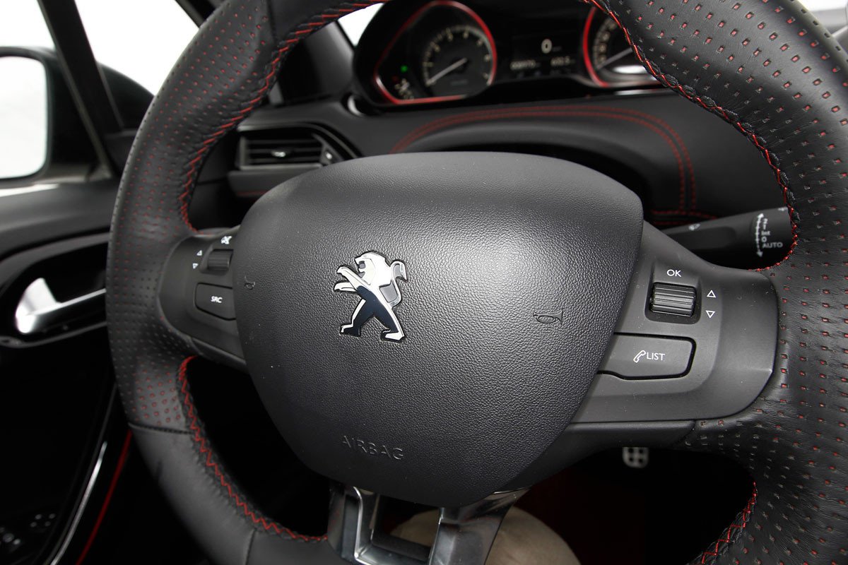 Prueba: Peugeot 208 GTI by Peugeot Sport