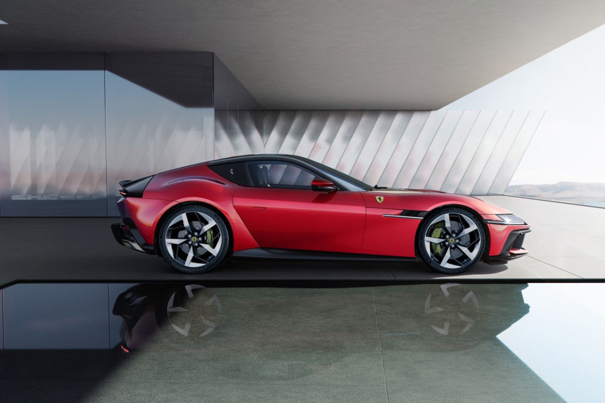 ferrari-12cilindri