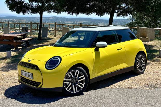 Prueba del Mini Cooper Eléctrico 2024: consumo, precio, equipamiento y sí, hay 3 puertas