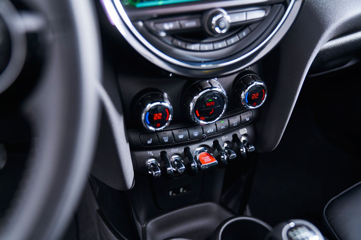 Nuevos Mini 3 puertas, 5 puertas y Cabrio, todavía más británicos