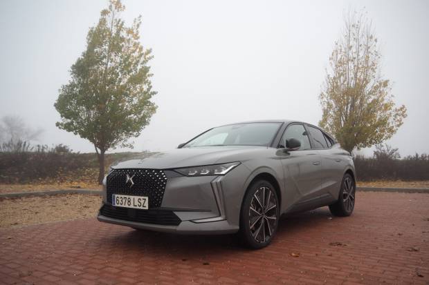 Prueba y opinión del DS 4: cómo va la variante E-Tense, precio y medidas