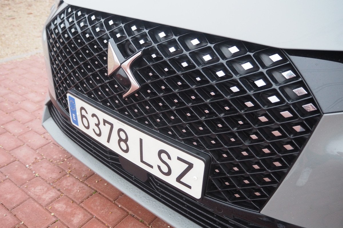 Prueba y opinión del DS 4: cómo va la variante E-Tense, precio y medidas