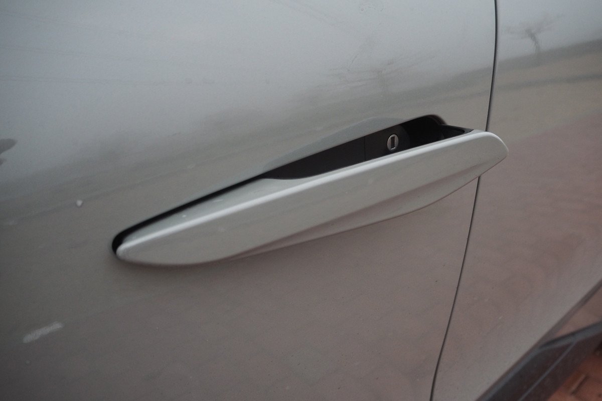 Prueba y opinión del DS 4: cómo va la variante E-Tense, precio y medidas
