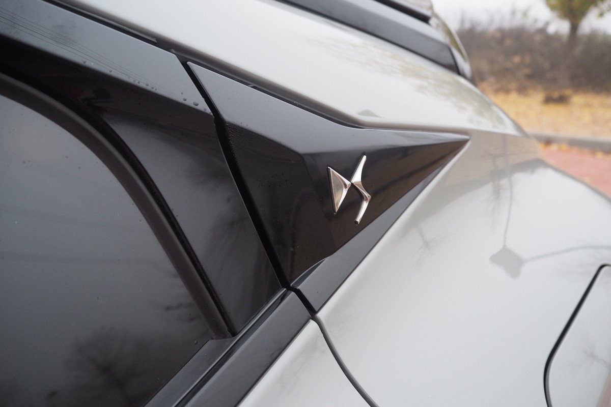 Prueba y opinión del DS 4: cómo va la variante E-Tense, precio y medidas