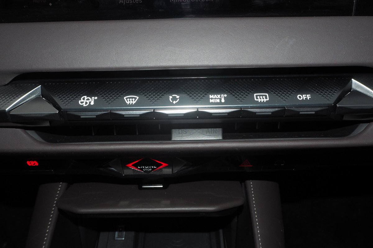 Prueba y opinión del DS 4: cómo va la variante E-Tense, precio y medidas