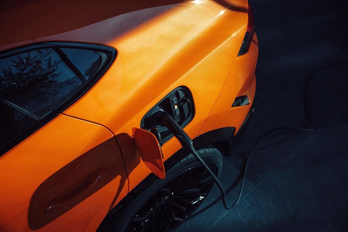 coche eléctrico recarga