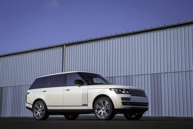 Range Rover LWB de batalla larga a partir de 145.400 €