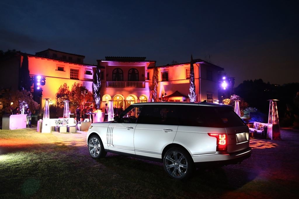 Range Rover LWB de batalla larga a partir de 145.400 €