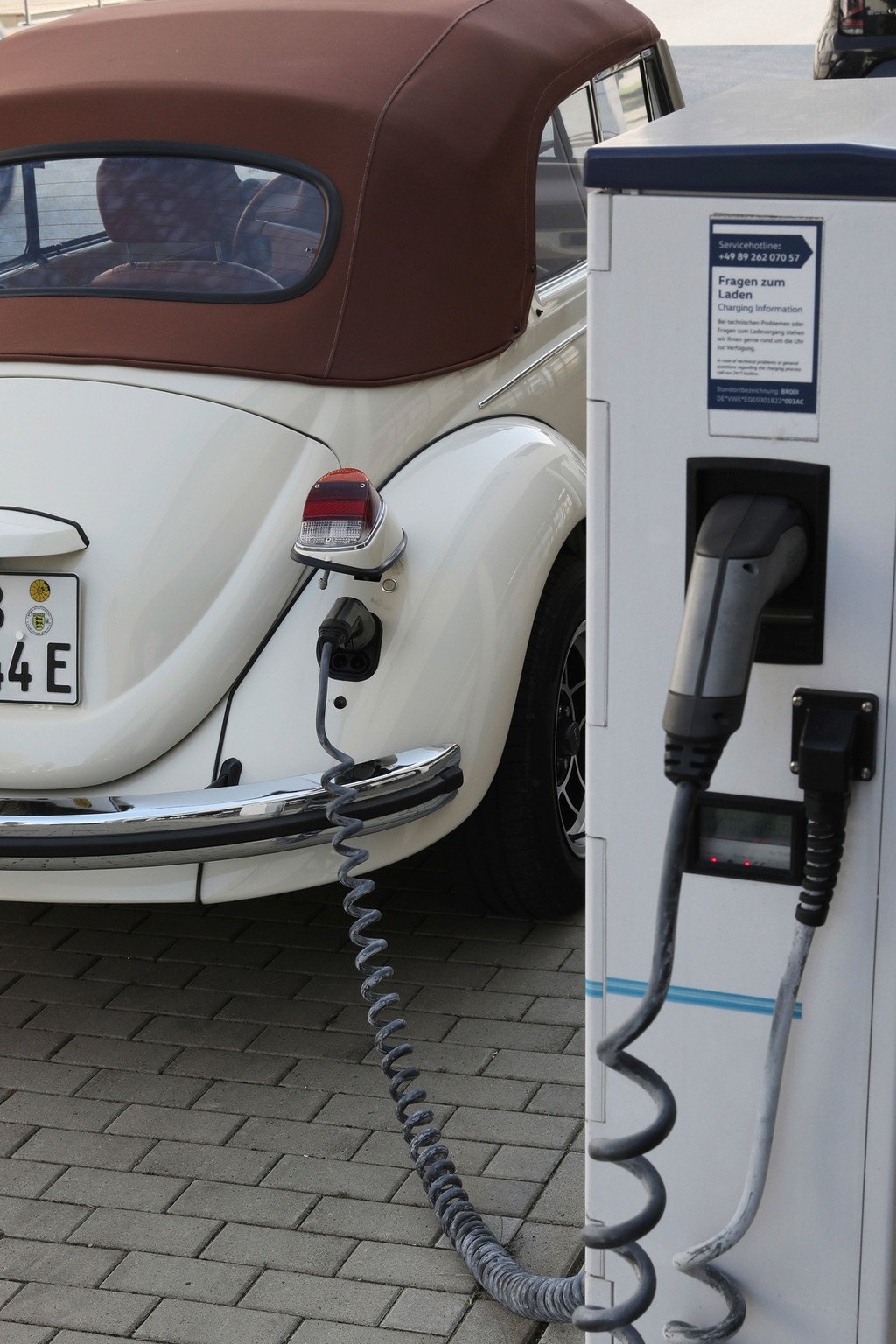 Convertir un Volkswagen Beetle clásico en eléctrico ya es posible
