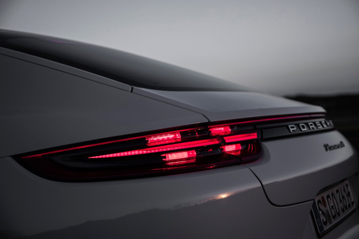 Prueba Porsche Panamera 4 E-Hybrid: pinta en verde