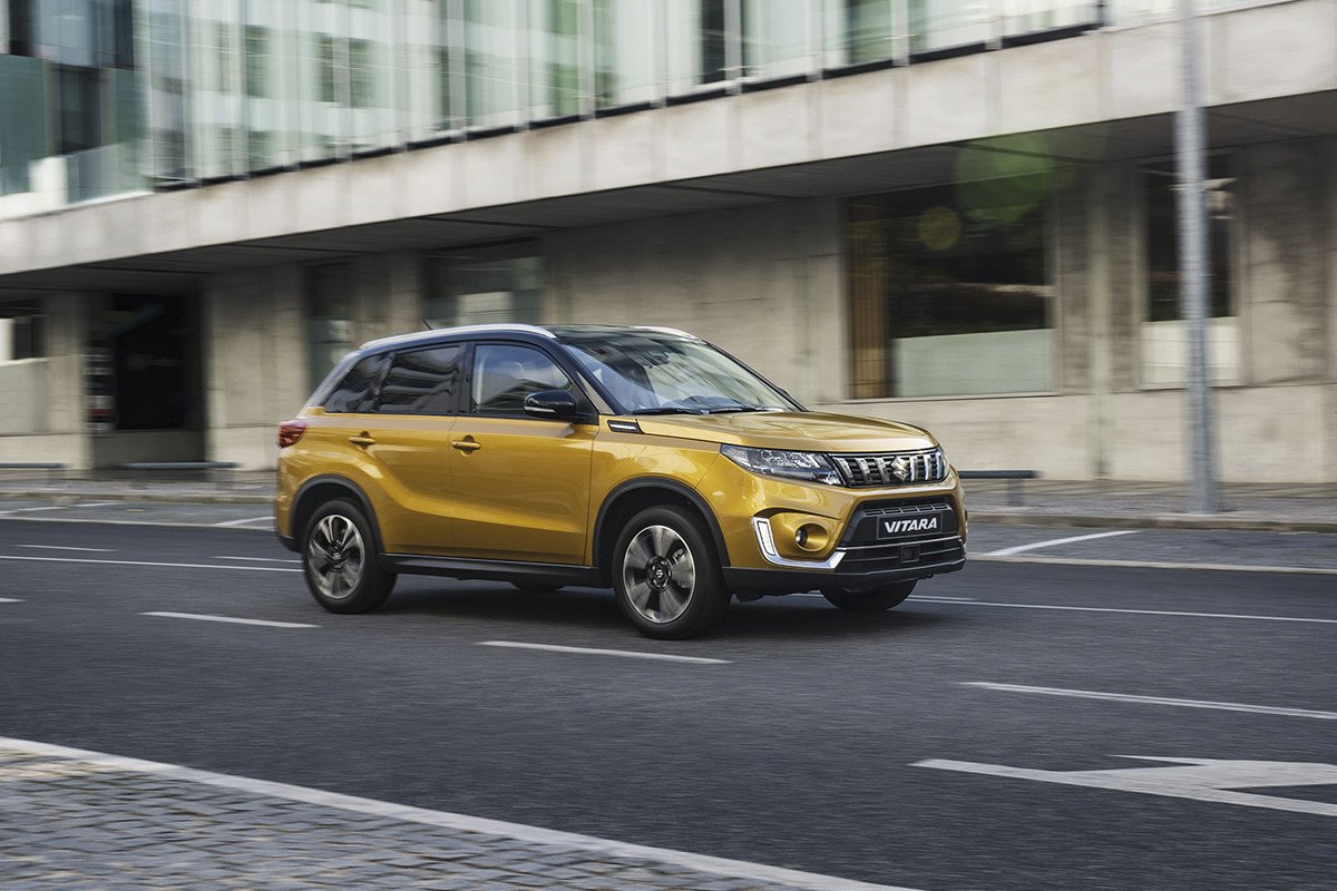 Suzuki Vitara rodano en ciudad