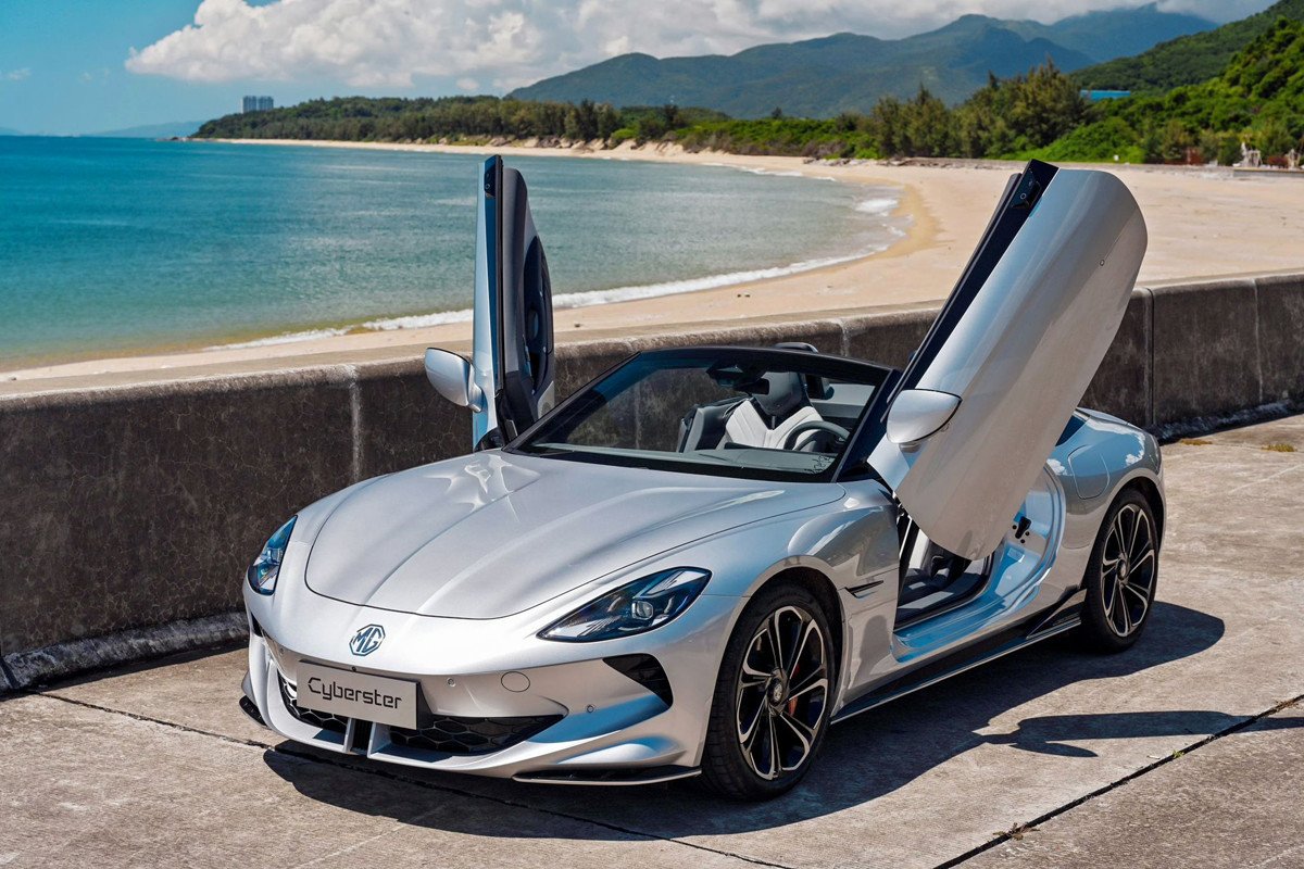 Nos montamos en el MG Cyberster y descubrimos nuevos secretos sobre el roadster eléctrico