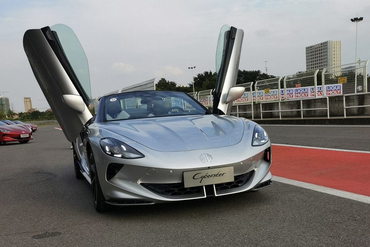 Nos montamos en el MG Cyberster y descubrimos nuevos secretos sobre el roadster eléctrico