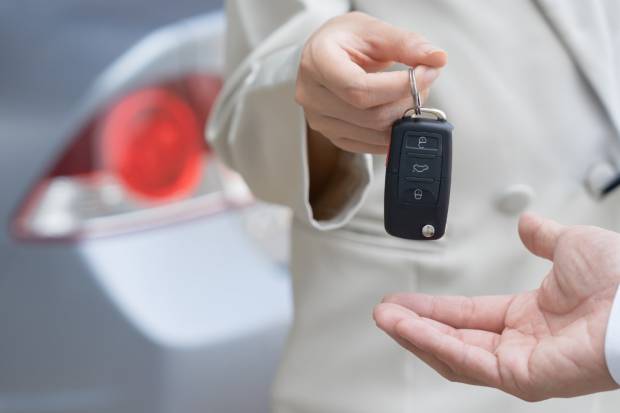 ¿Prestas tu coche estas vacaciones? Lee estos consejos para no meterte en problemas
