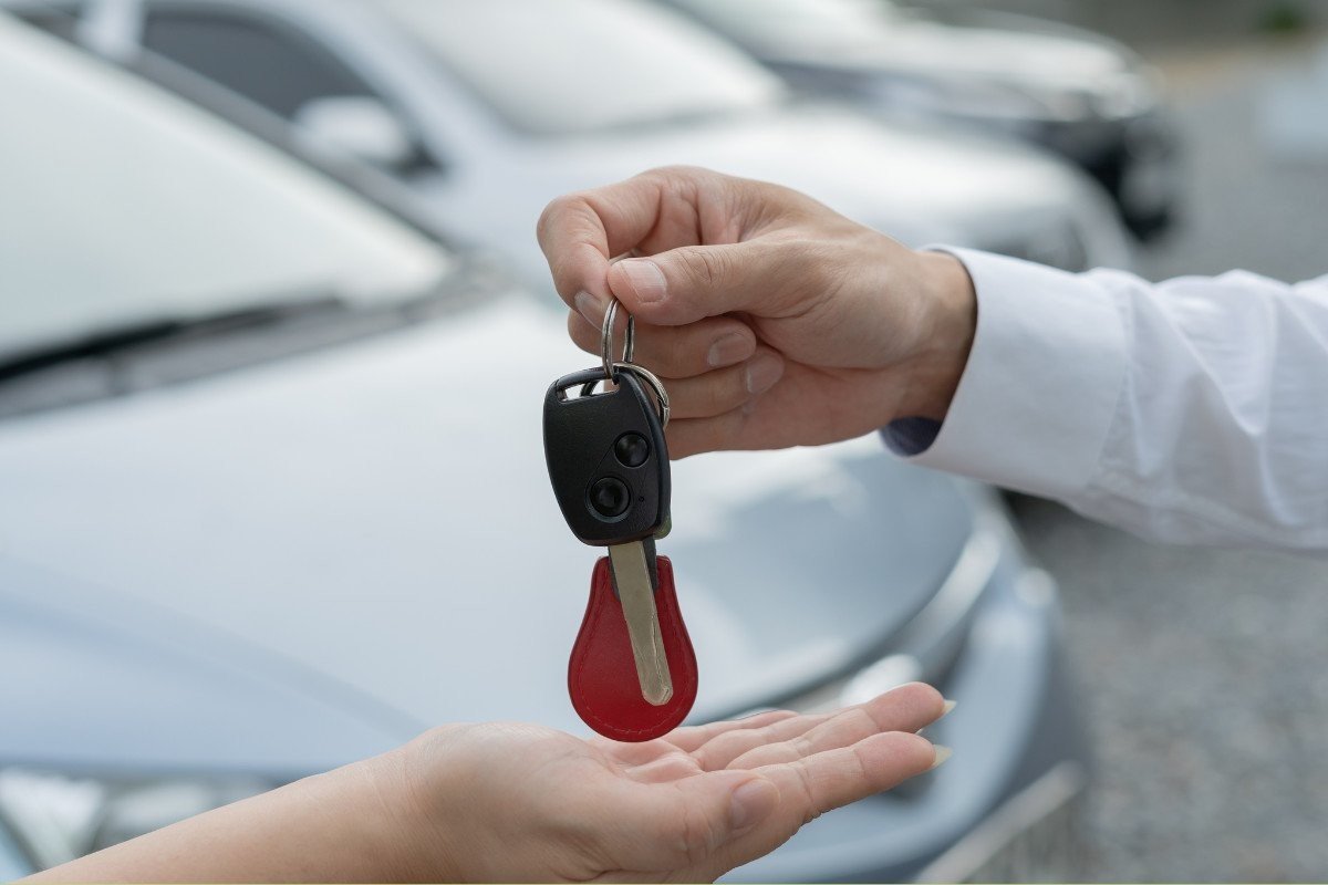 ¿Prestas tu coche estas vacaciones? Lee estos consejos para no meterte en problemas