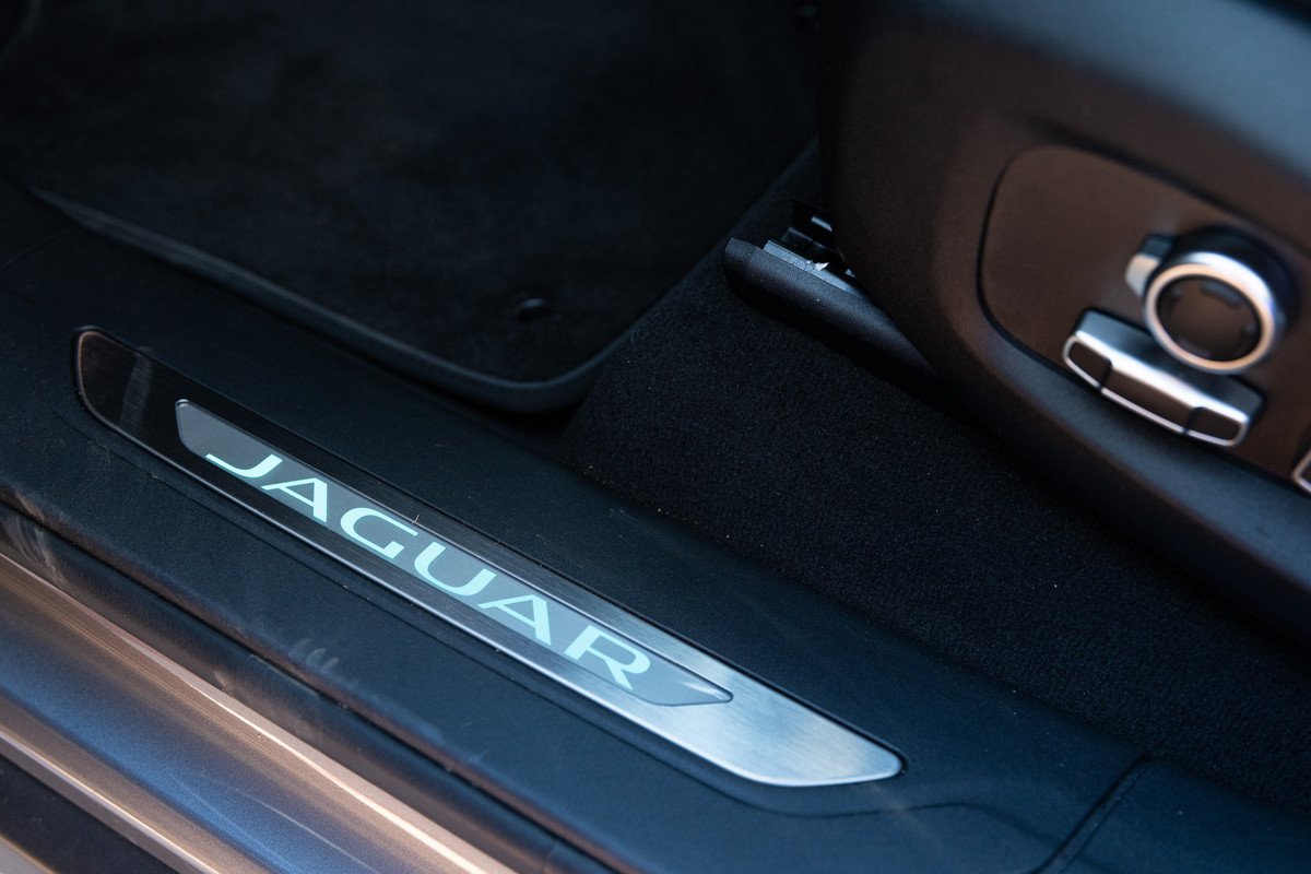 Vehículos Jaguar exclusivos diseñados por el equipo SV