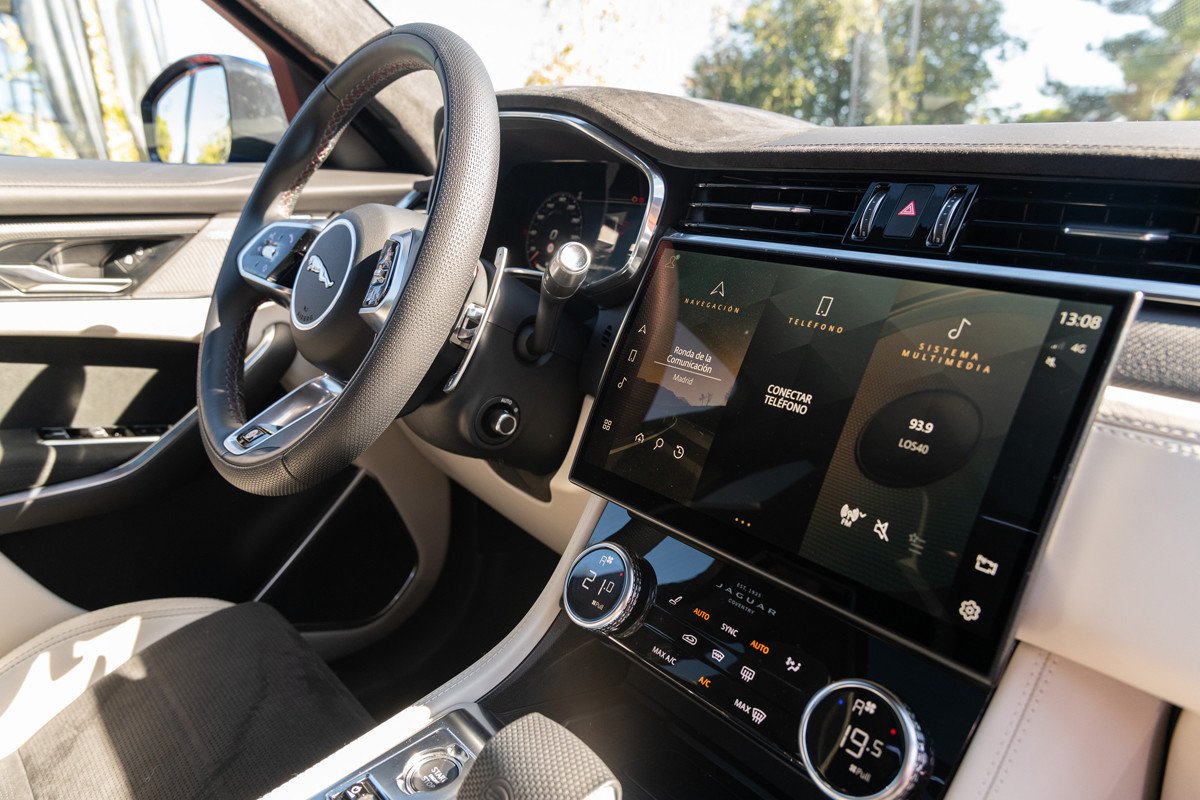 Vehículos Jaguar exclusivos diseñados por el equipo SV