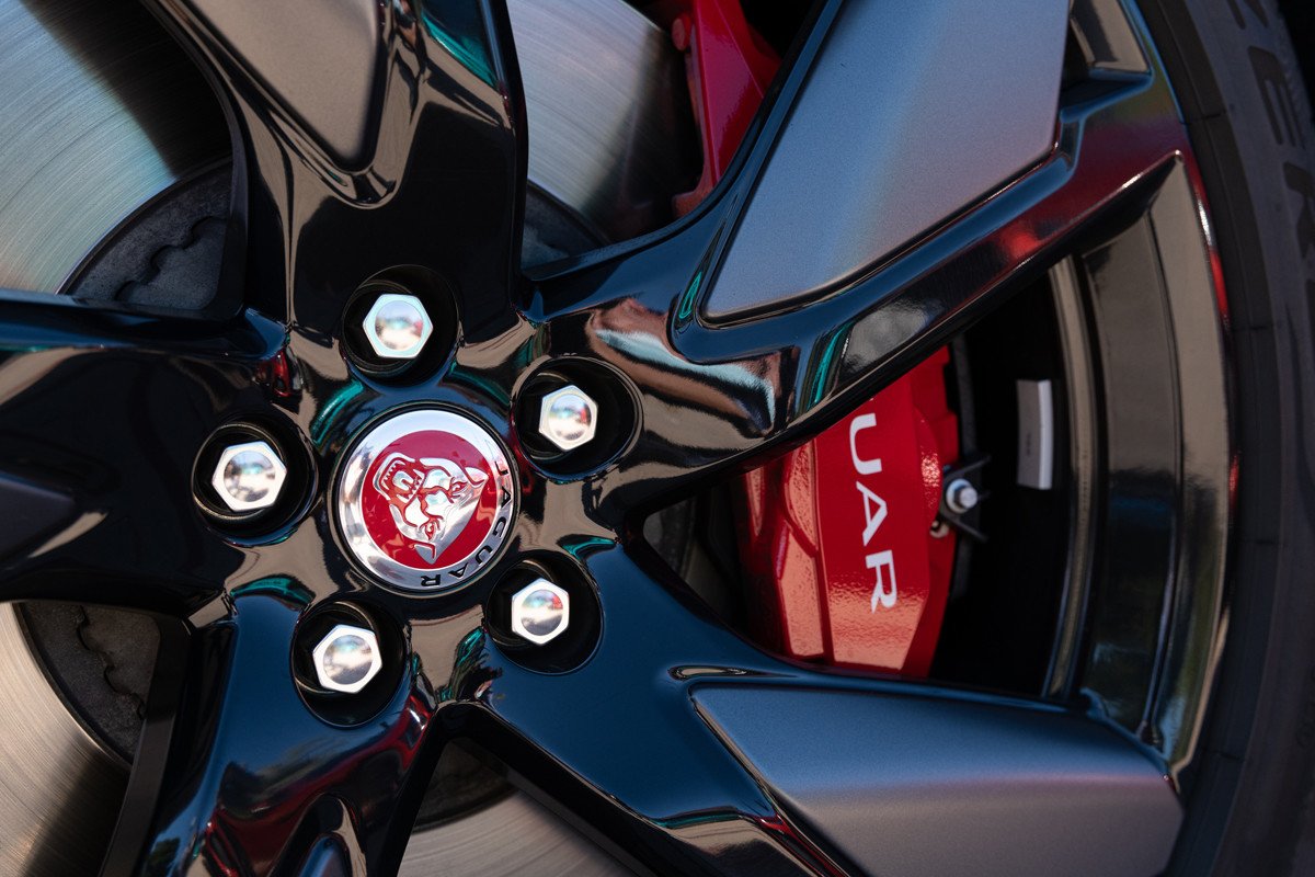 Vehículos Jaguar exclusivos diseñados por el equipo SV