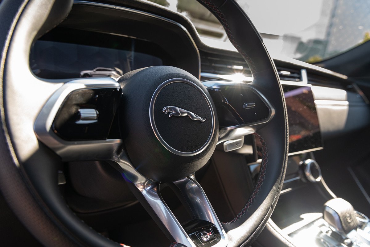 Vehículos Jaguar exclusivos diseñados por el equipo SV