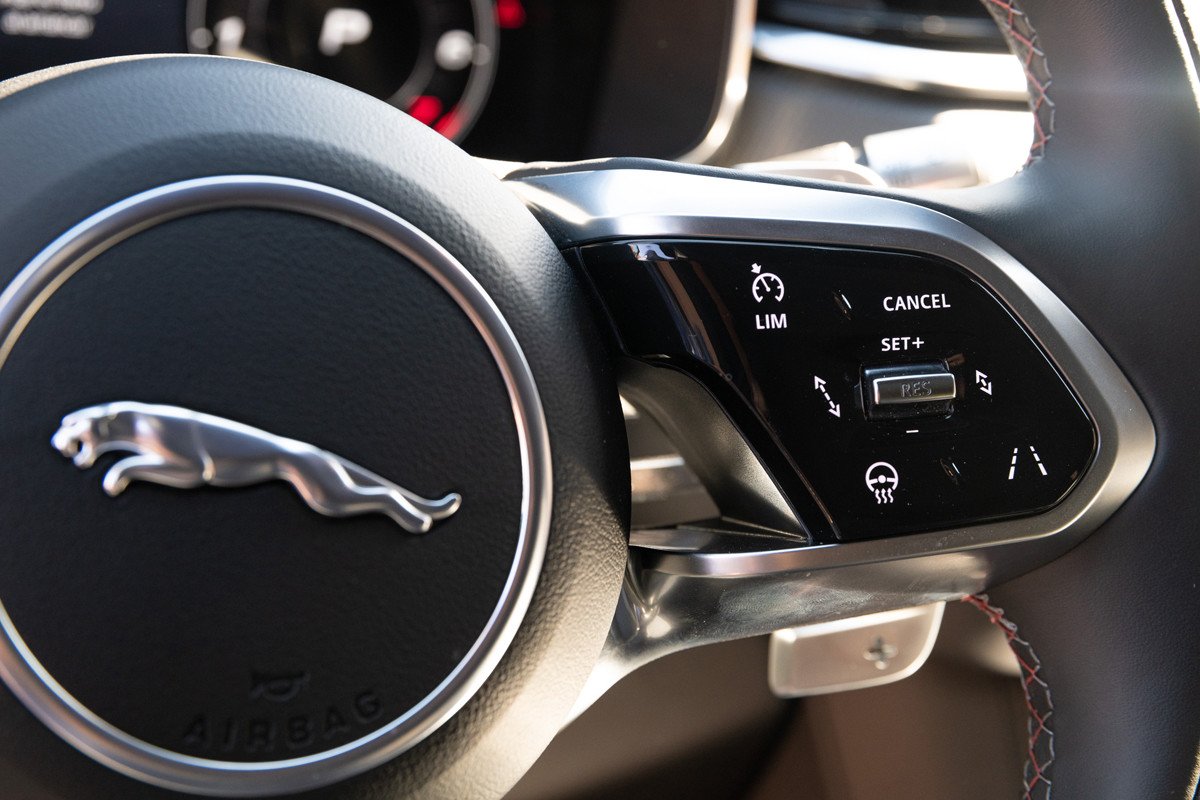 Vehículos Jaguar exclusivos diseñados por el equipo SV