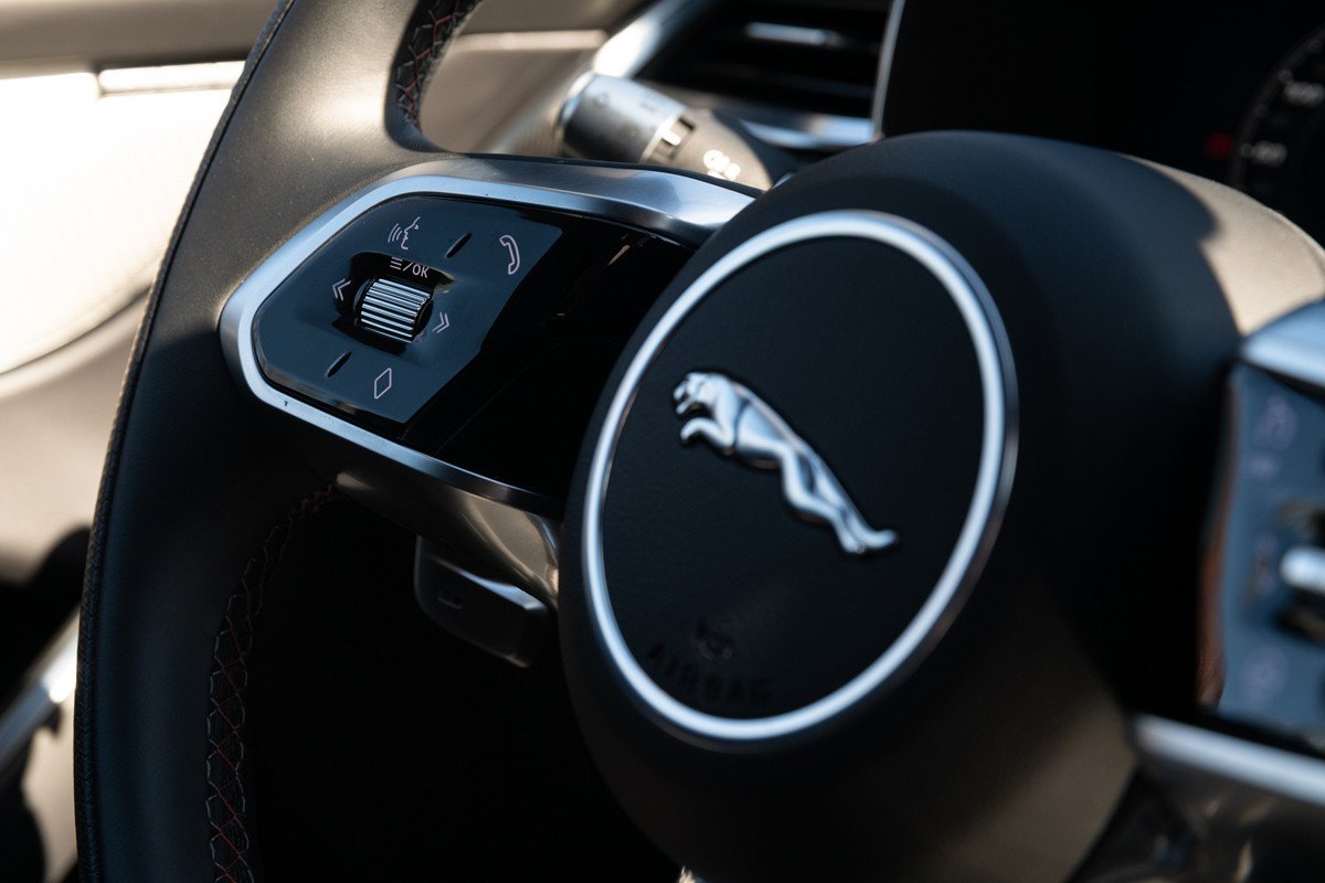 Vehículos Jaguar exclusivos diseñados por el equipo SV