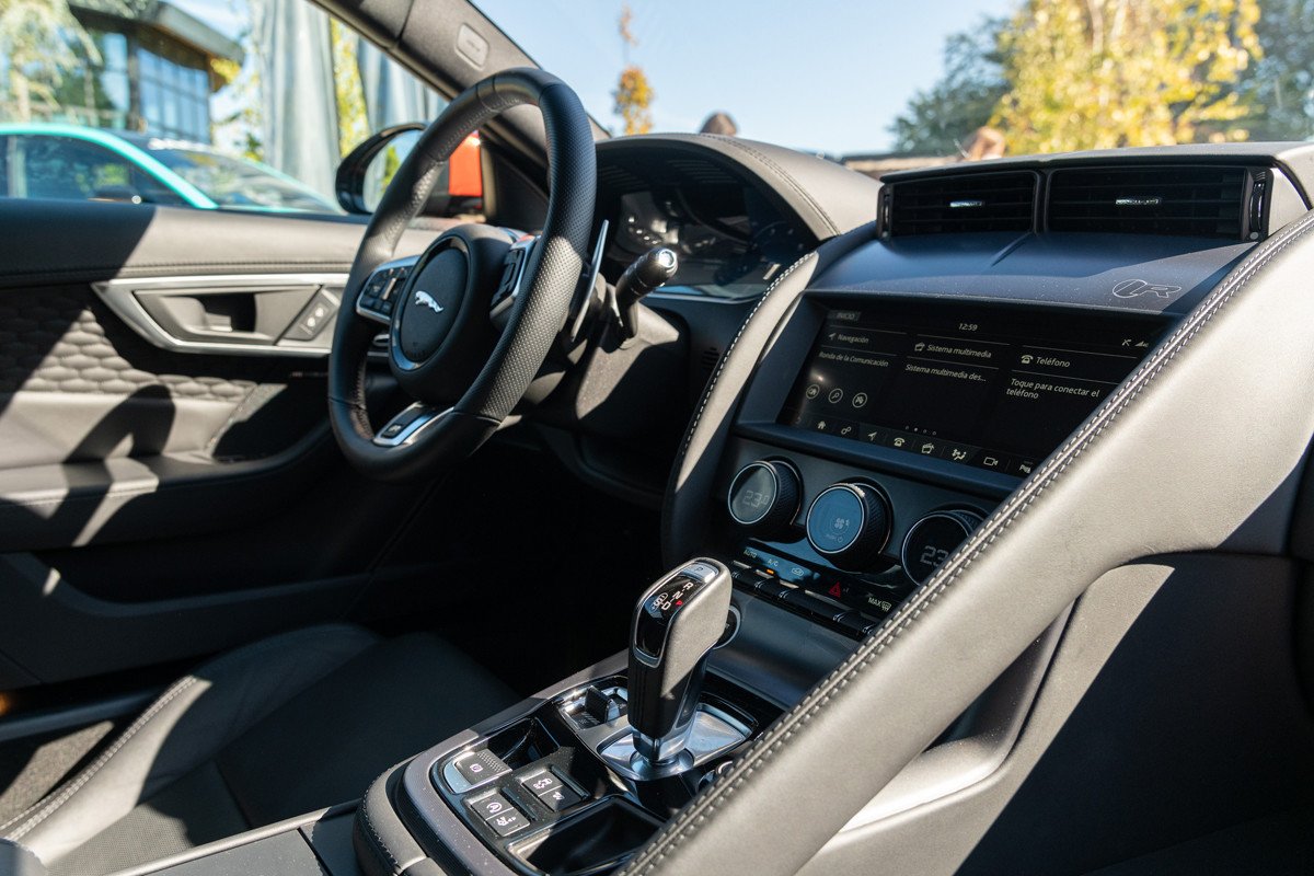 Vehículos Jaguar exclusivos diseñados por el equipo SV