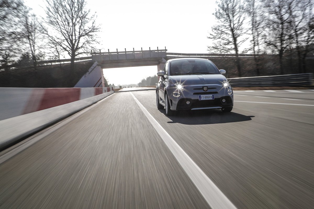 Salón de Ginebra 2019: nuevos Abarth 595 esseesse y 124 Rally Tribute