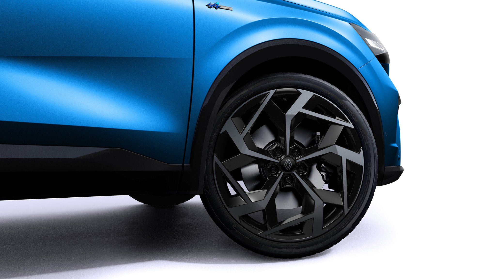 Ya disponible el Renault Rafale e-Tech 4x4 de 300 cv hecho en España: precio, lanzamiento