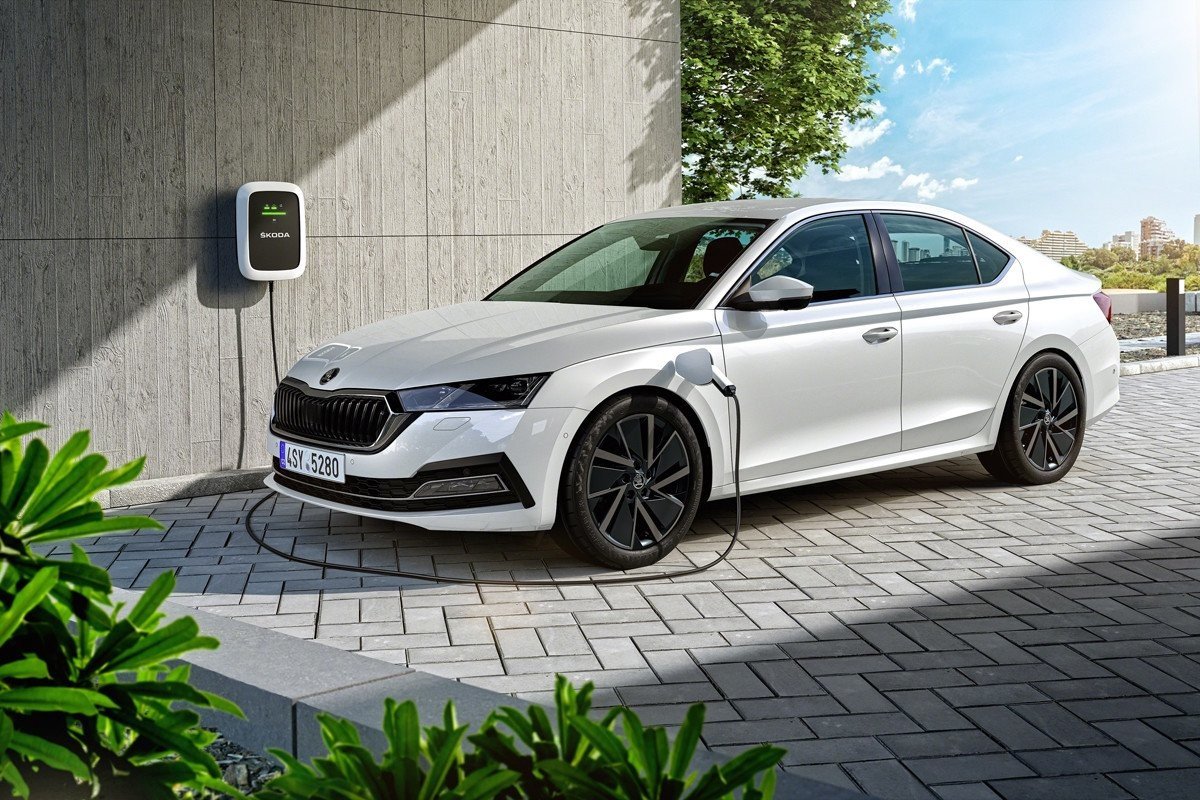 Skoda Octavia RS iV: la bestia checa será un híbrido enchufable