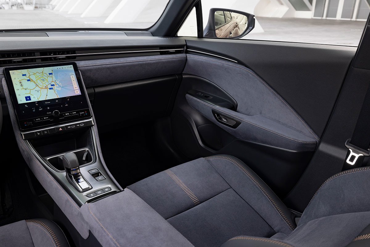 Prueba Lexus LBX: el nuevo SUV híbrido que elevará las ventas de la marca japonesa