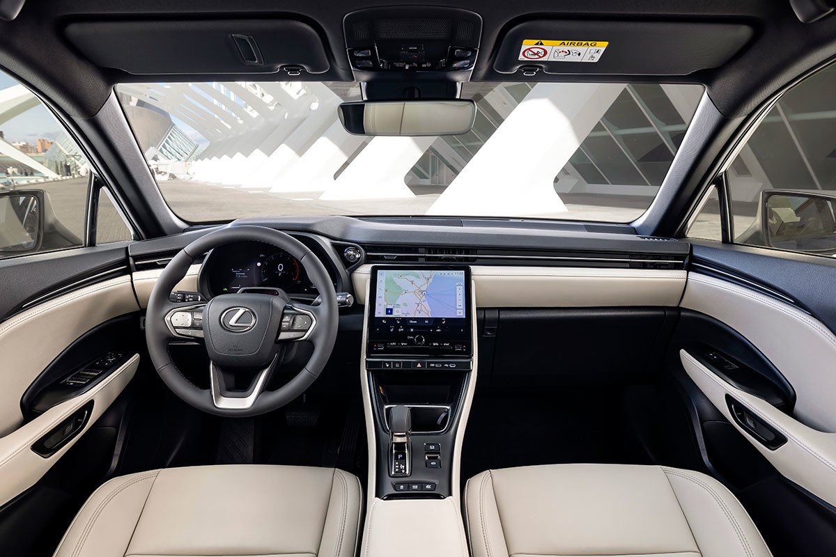 Prueba Lexus LBX: el nuevo SUV híbrido que elevará las ventas de la marca japonesa