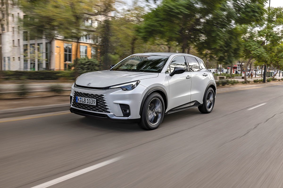 Prueba Lexus LBX: el nuevo SUV híbrido que elevará las ventas de la marca japonesa