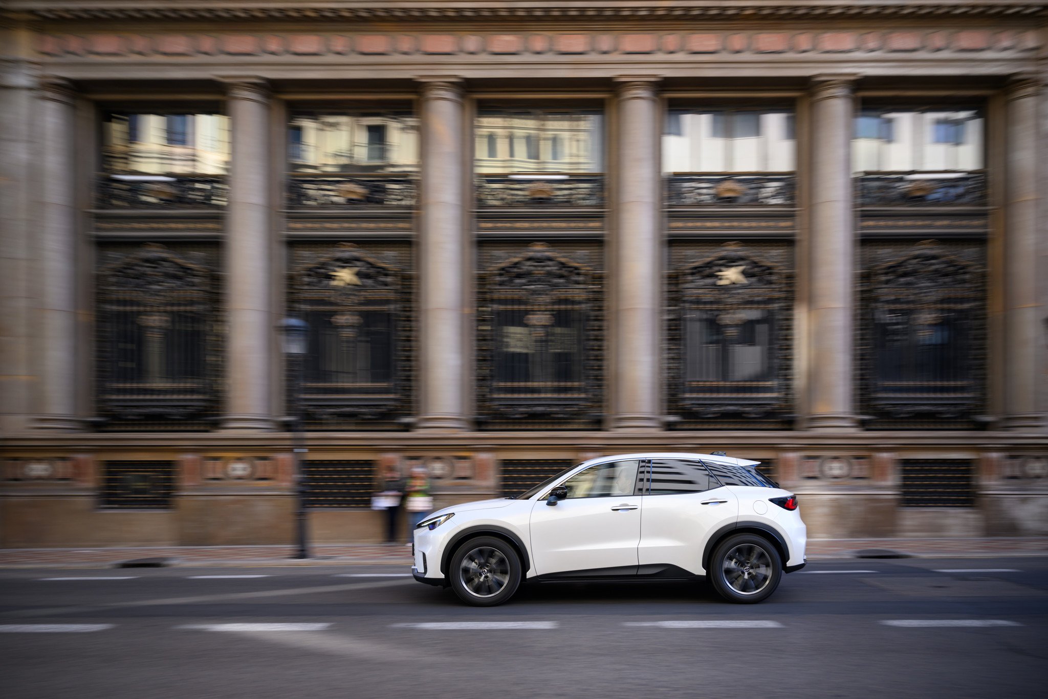 Prueba Lexus LBX: el nuevo SUV híbrido que elevará las ventas de la marca japonesa