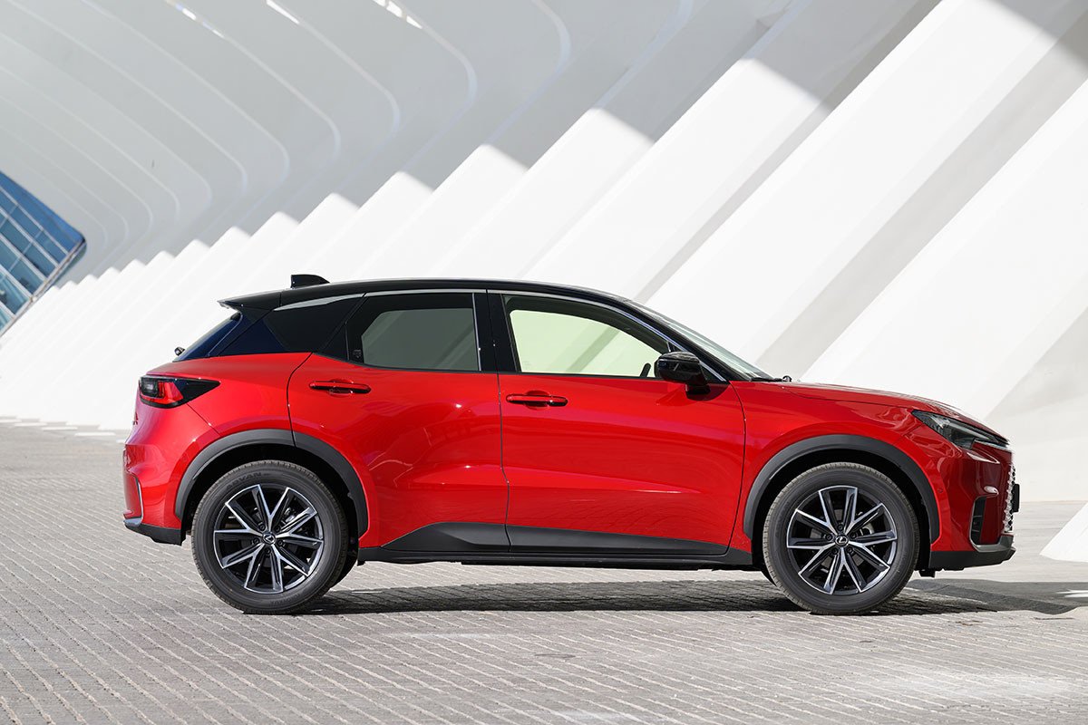Prueba Lexus LBX: el nuevo SUV híbrido que elevará las ventas de la marca japonesa