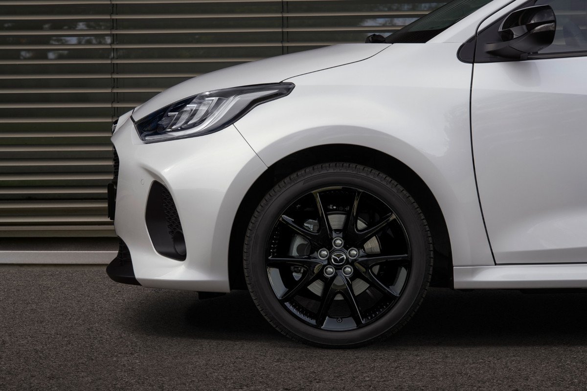 Se desvelan las primeras imágenes del nuevo Mazda 2 Hybrid, que llega en primavera