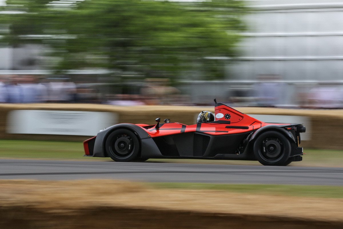 Video: El BAC Mono debuta en Goodwood con récord