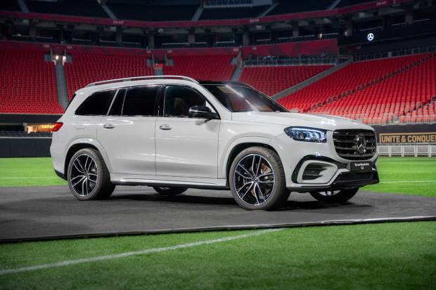 Mercedes actualiza su SUV más grande, el GLS, con nuevos motores híbridos