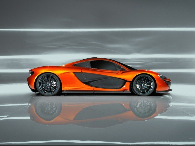 McLaren P1, aproximándose al primer F1