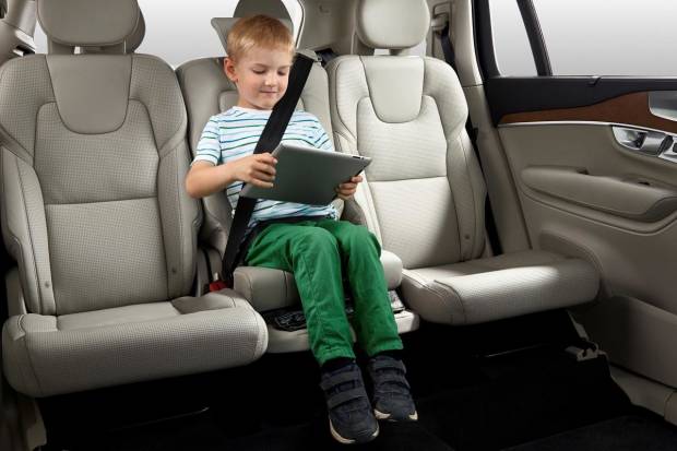 Dónde colocar el asiento infantil en el coche: el sitio más seguro