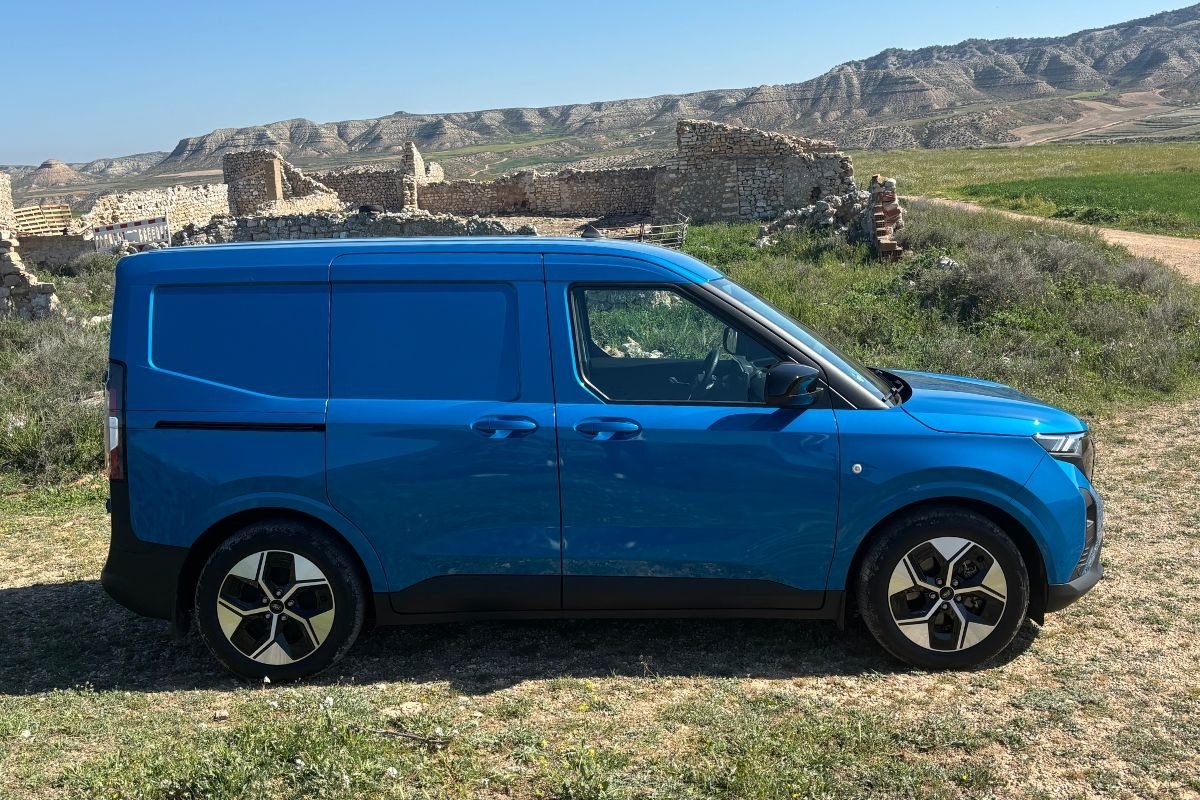 Ford e-Transit Courier (3)