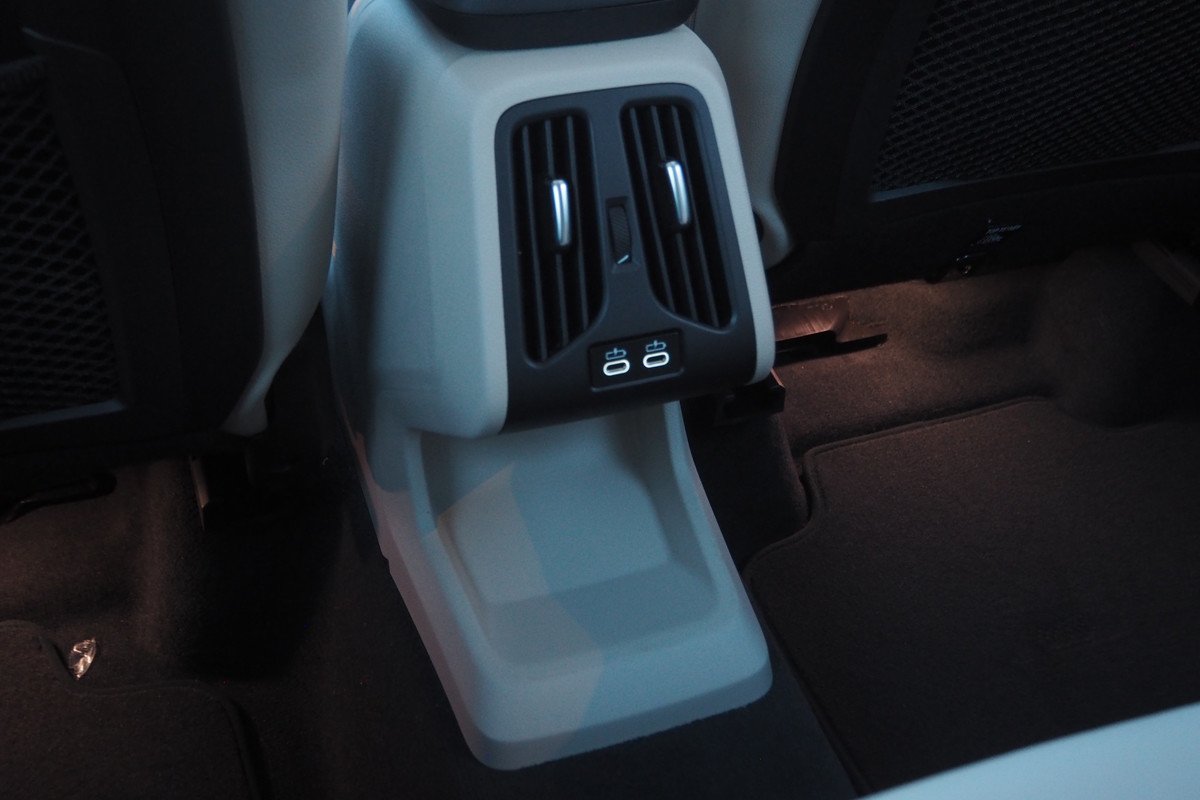 Prueba y opinión del BMW Serie 2 Active Tourer: interior, maletero y precio