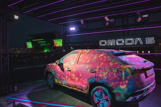 ¿La energía de 60.000 personas bailando podría mover un coche eléctrico?