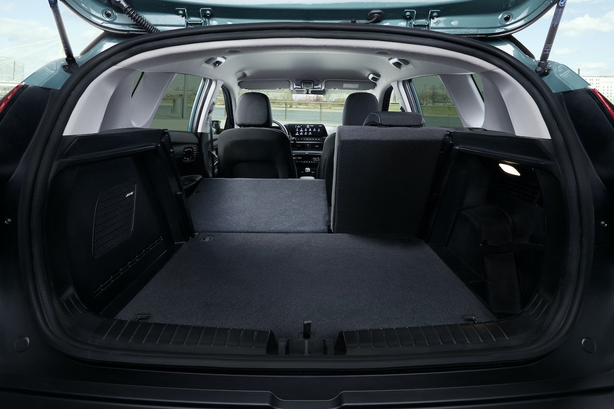 Comparativa maleteros Hyundai Bayon y Seat Arona: sorpresa en la capacidad de estos SUV