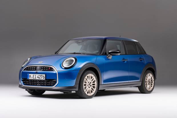 El nuevo Mini Cooper estrena su versión de 5 puertas: más cómodo pero igual de Mini
