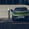 Así afecta la nueva tarifa eléctrica a la recarga de un coche eléctrico o PHEV en casa