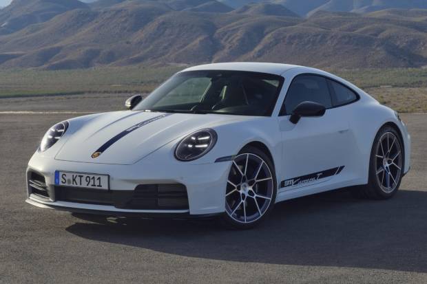 Nuevo Porsche 911 Carrera T: Larga vida al cambio manual con motor bóxer y casi 400 CV