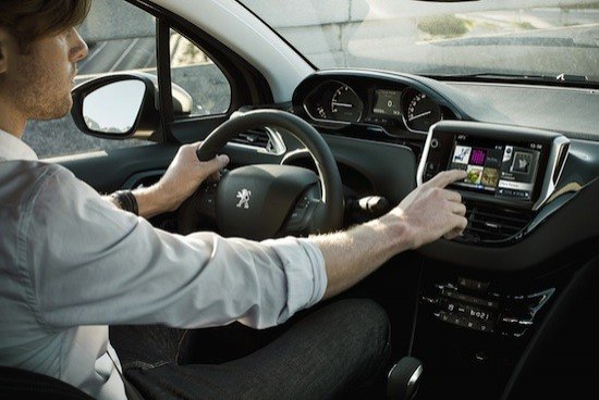 Nuevos coches: Peugeot 208, el pequeño Peugeot se renueva Nuevos coches: Peugeot 208, el pequeño Peugeot se renueva