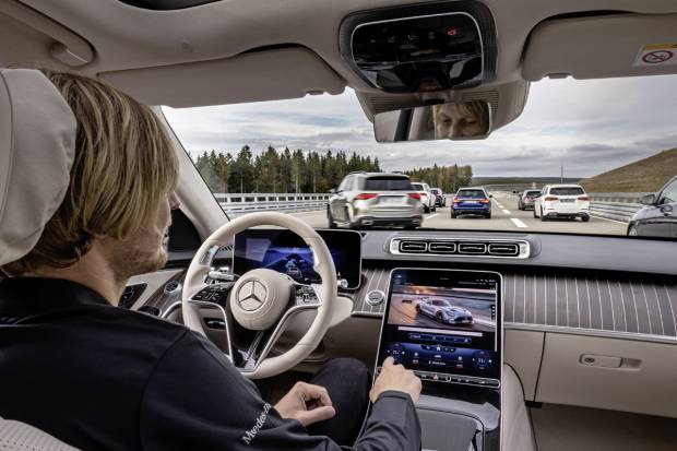 Mercedes ya tiene preparado y homologado un sistema de conducción autónoma de nivel 3